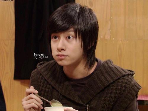 韩媒爆料金希澈视频大全,金希澈视频大全，独家爆料引粉丝热议！  第3张